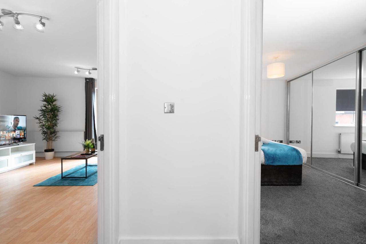 City Centre - Two Bedroom Apartment - Juliet Balcony - Secure Parking - Wifi - Smart Tv Birmingham Eksteriør billede